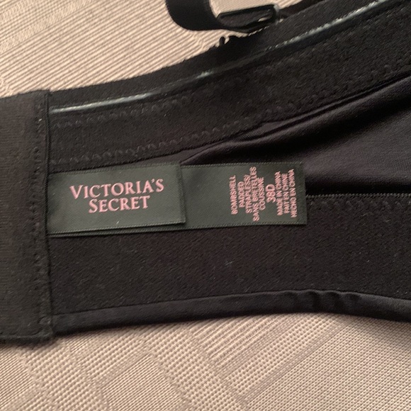 Victoria’s Secret bombshell padded bra - Picture 2 of 3